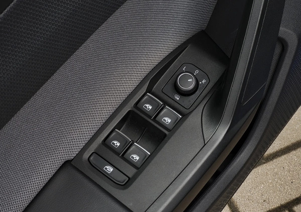 Seat Leon cena 82999 przebieg: 44915, rok produkcji 2021 z Sobótka małe 407